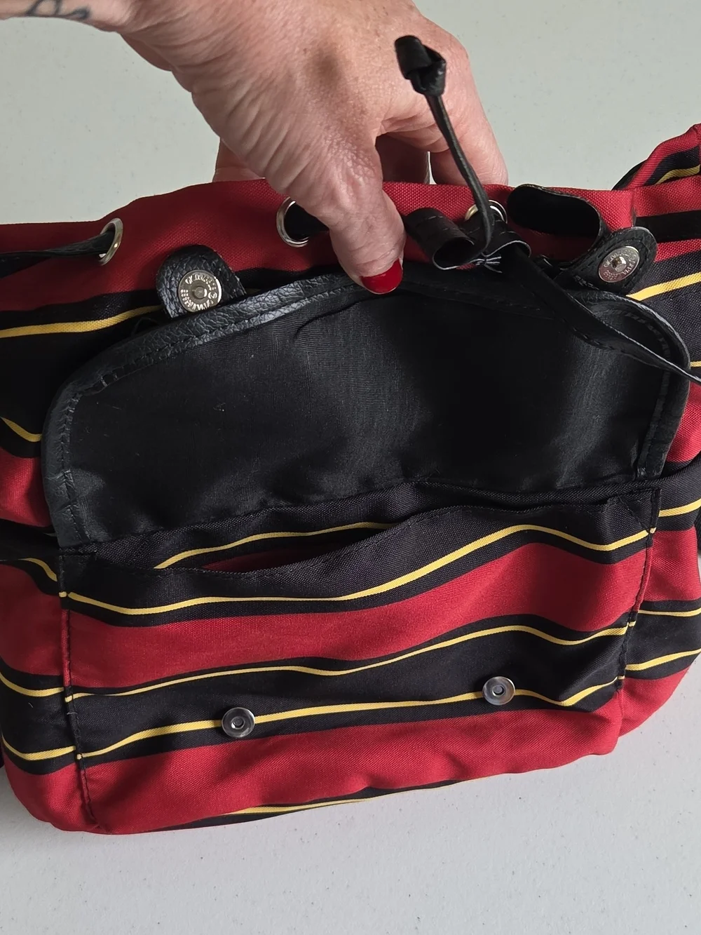 Hogwarts Harry Potter Striped Slouchy Rucksack Backpack Buckle Snaps Red/Black